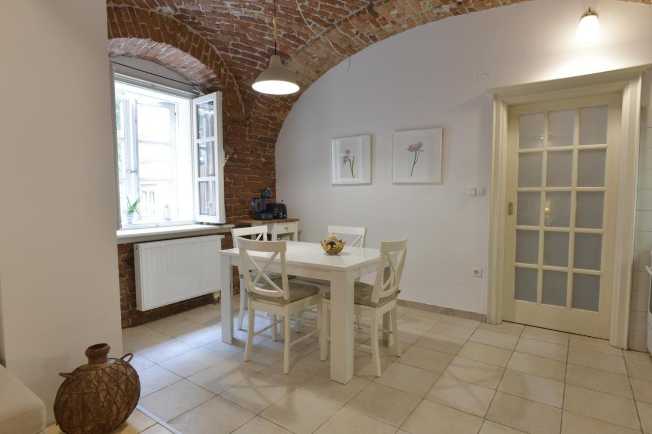Apartment Azalea Zagreb Eksteriør billede