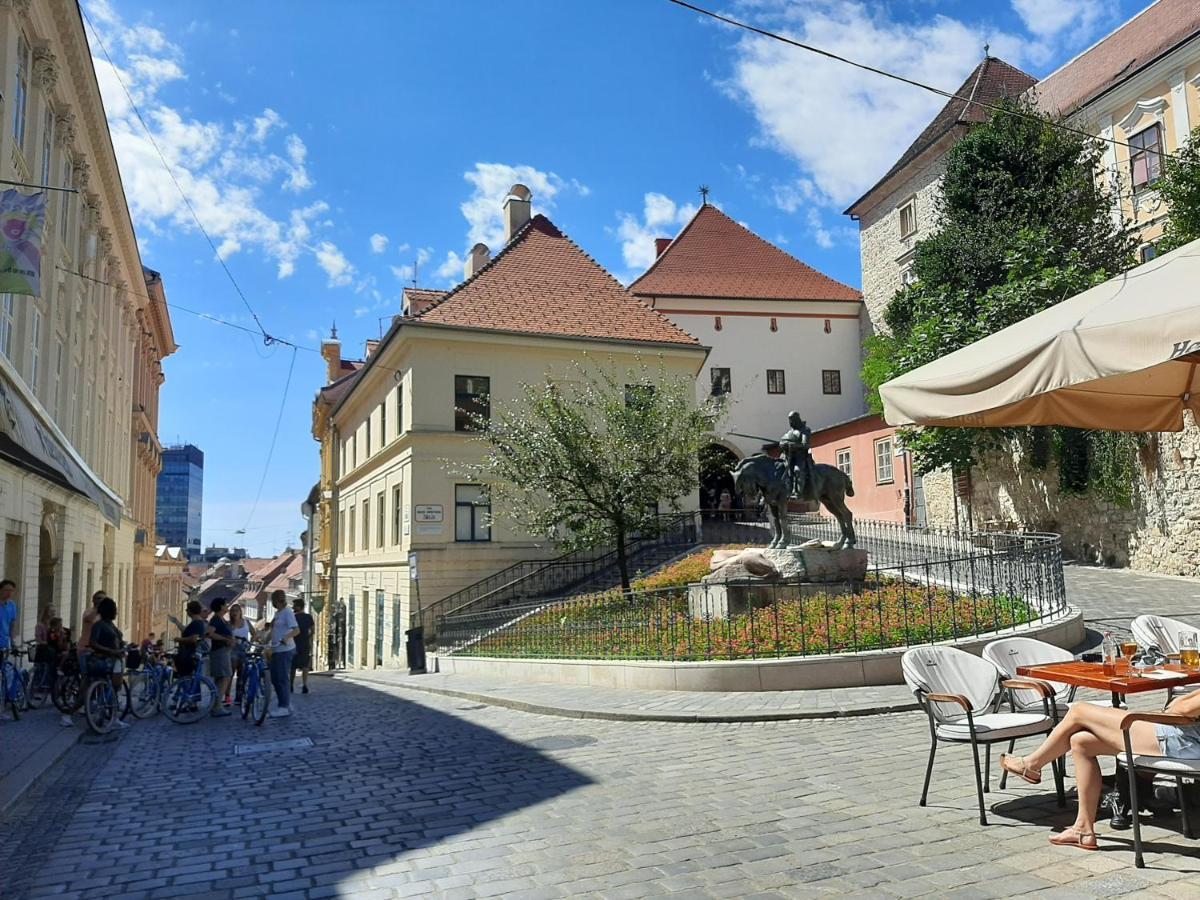Apartment Azalea Zagreb Eksteriør billede