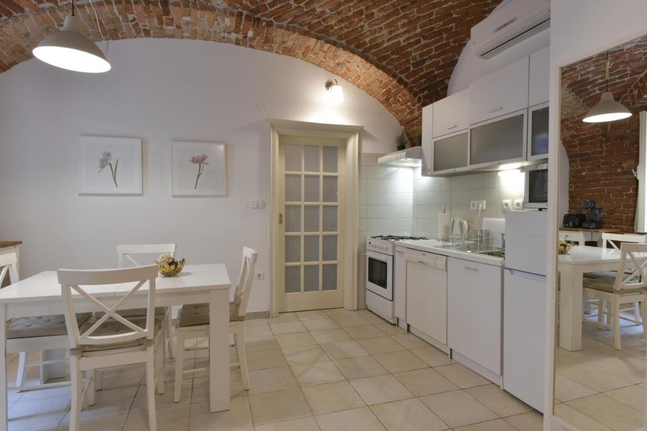 Apartment Azalea Zagreb Eksteriør billede